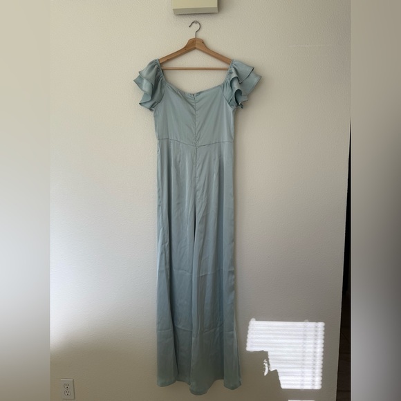 Boohoo Occasion Ruffle Satin Maternity Jumpsuit - Picture 7 of 10